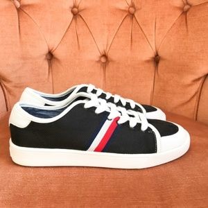 Tommy Hilfiger Spruce 3 Sneakers size 6.5 Org. $70